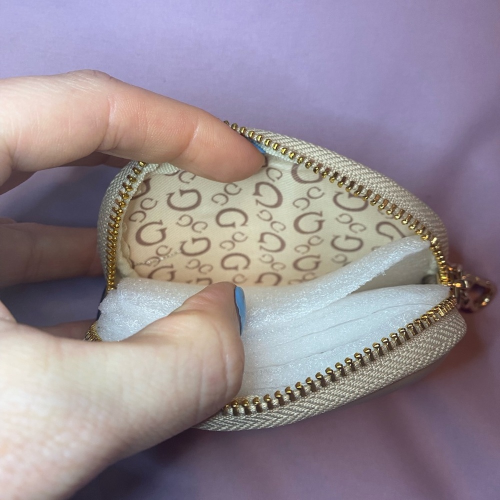 Guess tan and gold coin purse - Picture 5 of 7